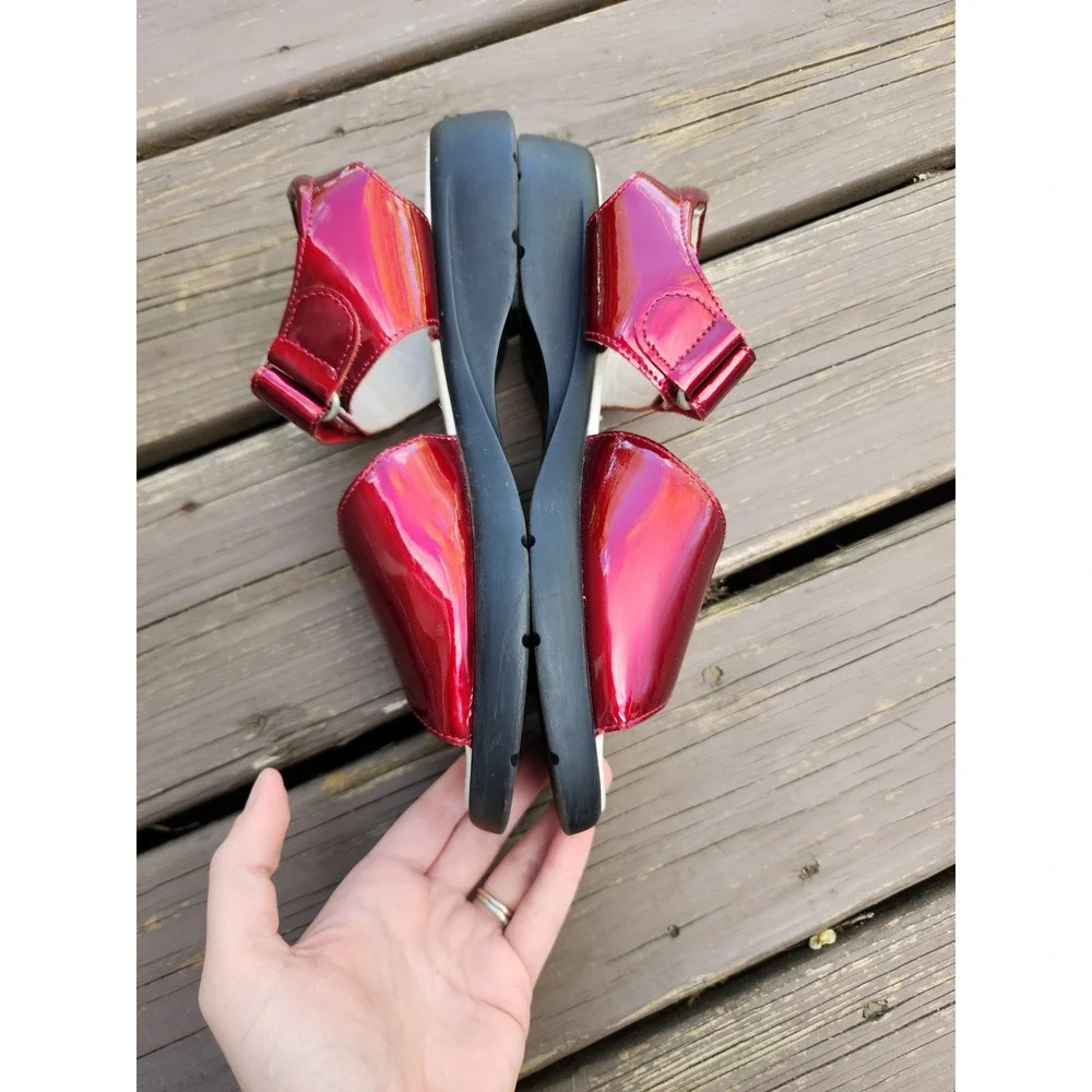 Elefanten‎ Platform Sandals Red Patent Leather Floral Applique Vintage Size 38